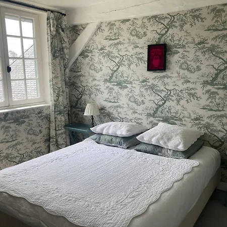 Bois Dhautot Holiday home